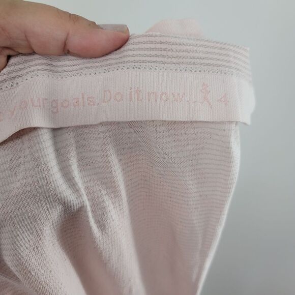 Lululemon swiftly tech pink paisley - Picture 2 of 8